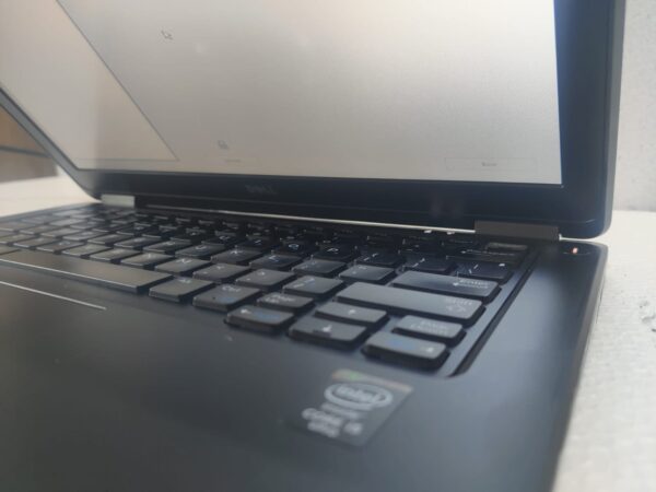 Dell-LATITUDE-7250-laptop(2)